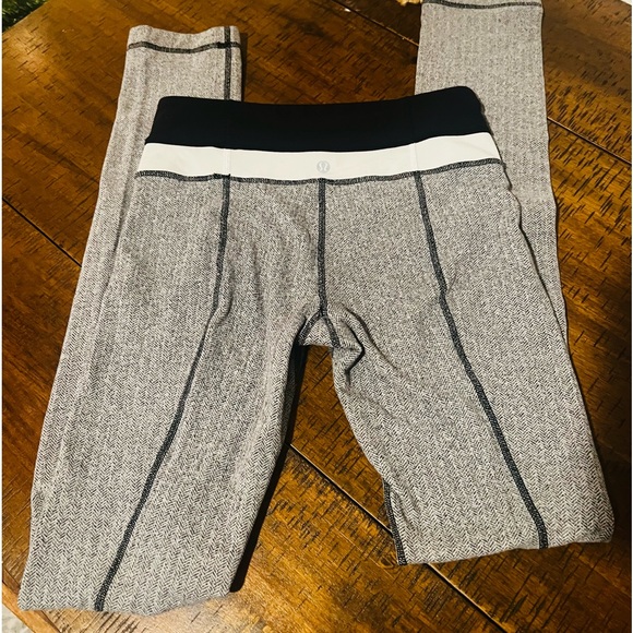 lululemon athletica Pants - Lululemon leggings